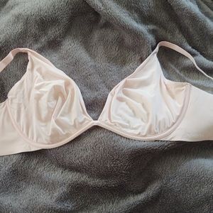 Victoria's secret 36DD underwire bra